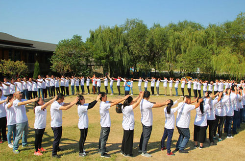 如何讓銷(xiāo)售培訓(xùn)傷得起和培養(yǎng)團(tuán)隊(duì)思想的有效手段及依靠團(tuán)隊(duì)成就未來(lái)